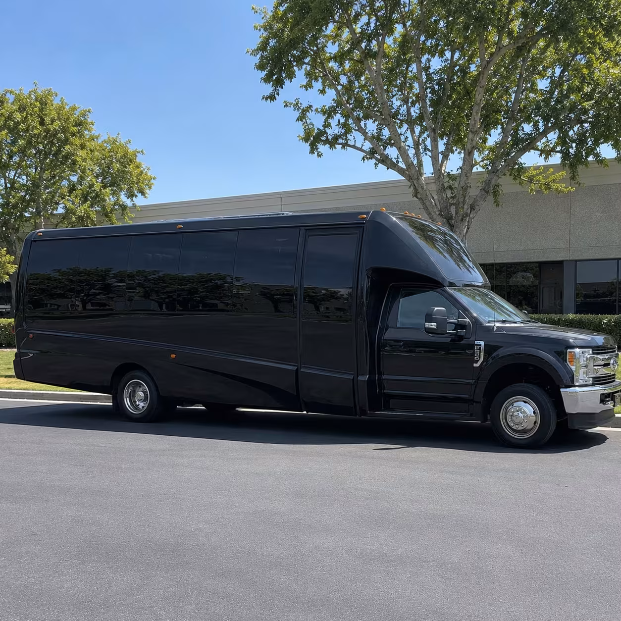 nashville bachelorette party bus rentals for a night on lower broadway