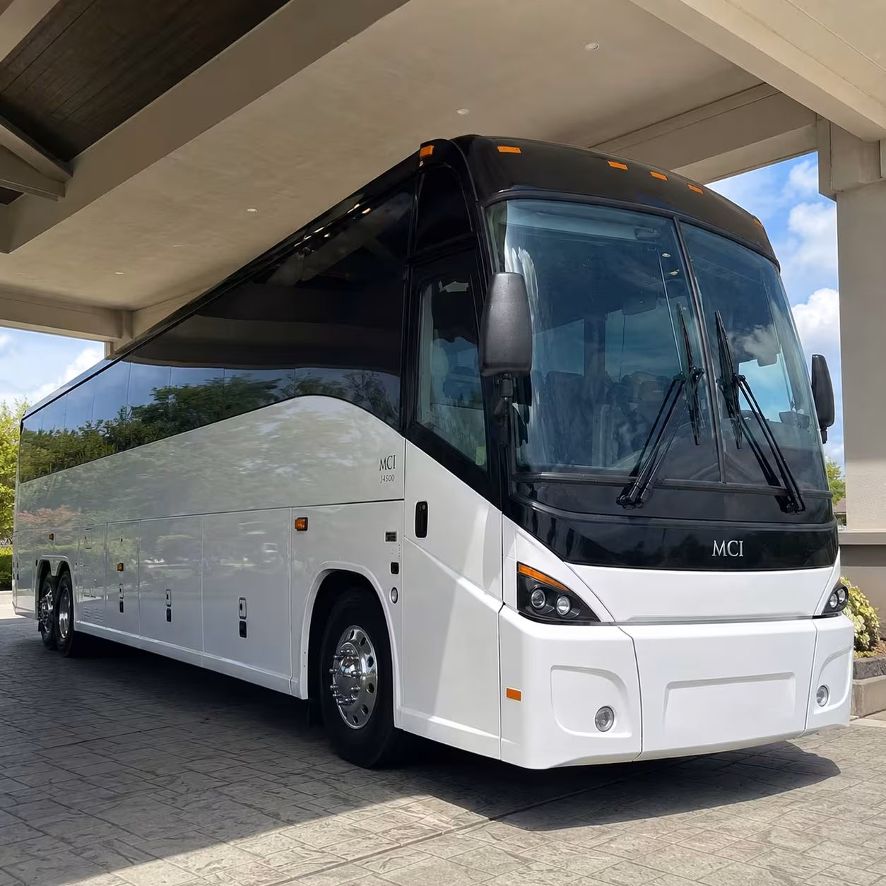 nashville charter bus rentals for bna airport and corporate events