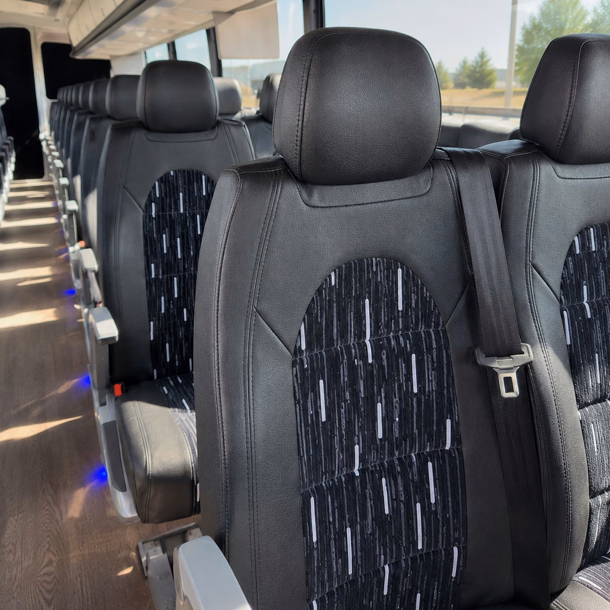 nashville charter buses to the country music hall of fame