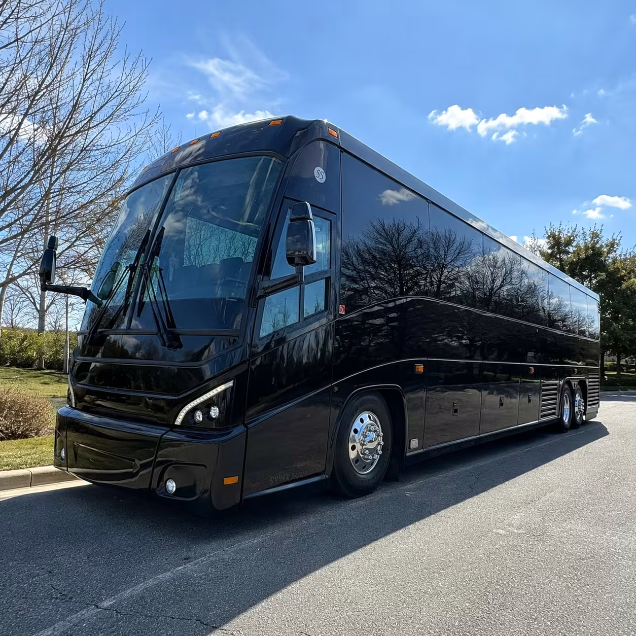 you can find and book employee transportation in nashville and any nearby city