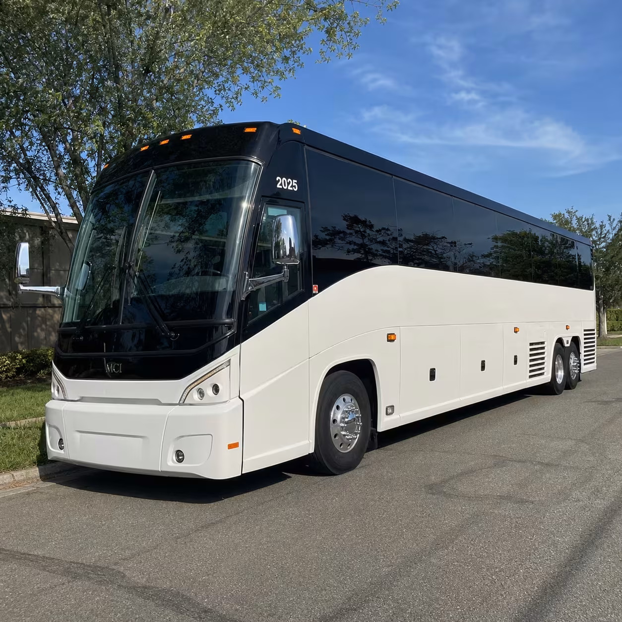 you can find and book long distance transportation in nashville and any nearby city